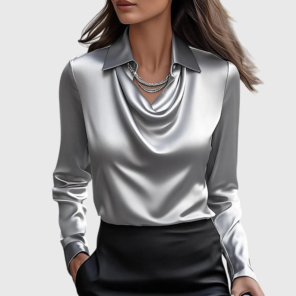 Gleura™ - Blus med Lyxig Glans och Plisserad Halsringning
