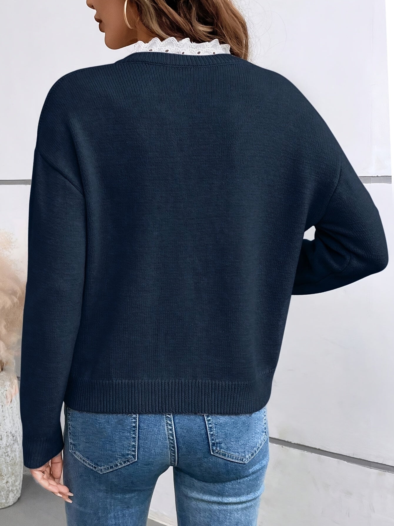 Elacora™ - Elegant Blus med Spetsdetaljer