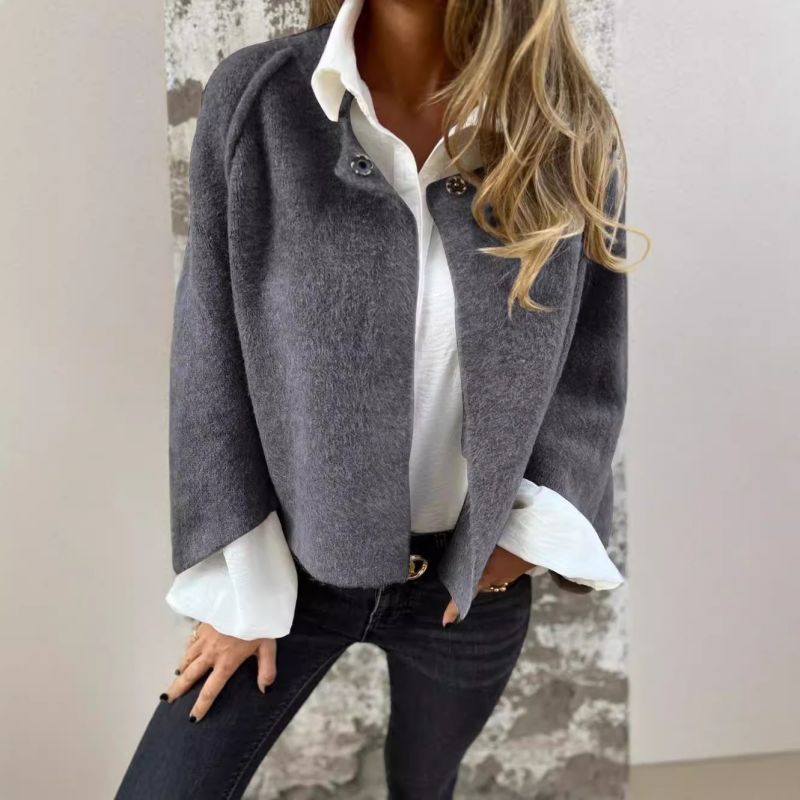 Flarella™ - Kort Kappa med Eleganta Utsvängda Ärmar