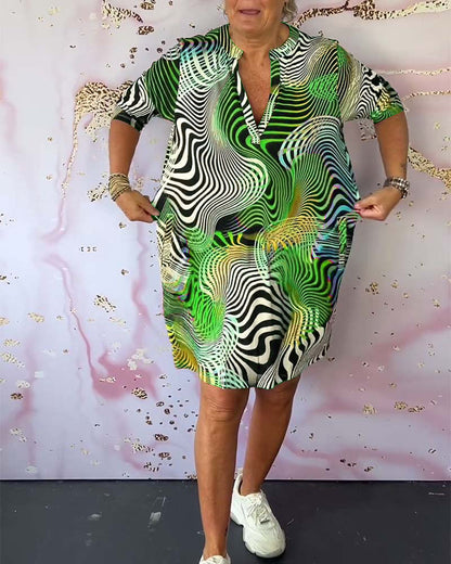 Yara™ – Elegant & Färgstark Sommarklänning med V-ringning